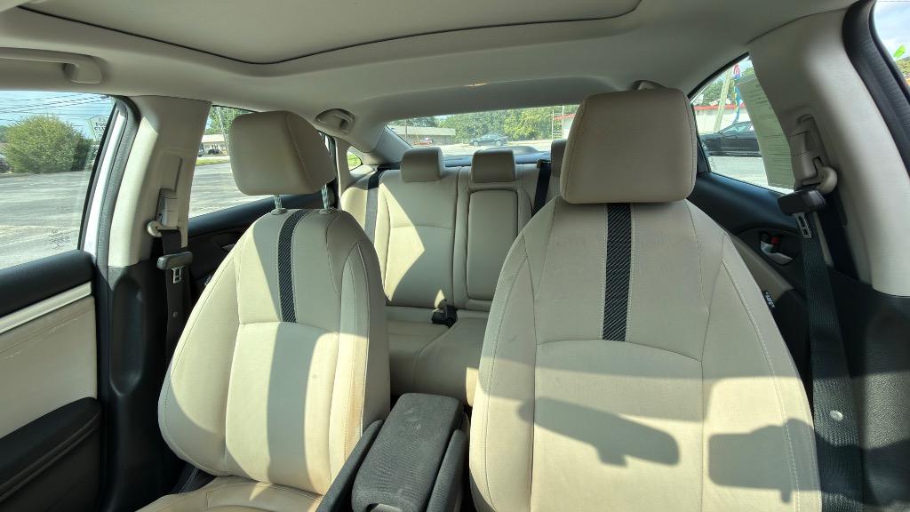Honda Civic photo 17