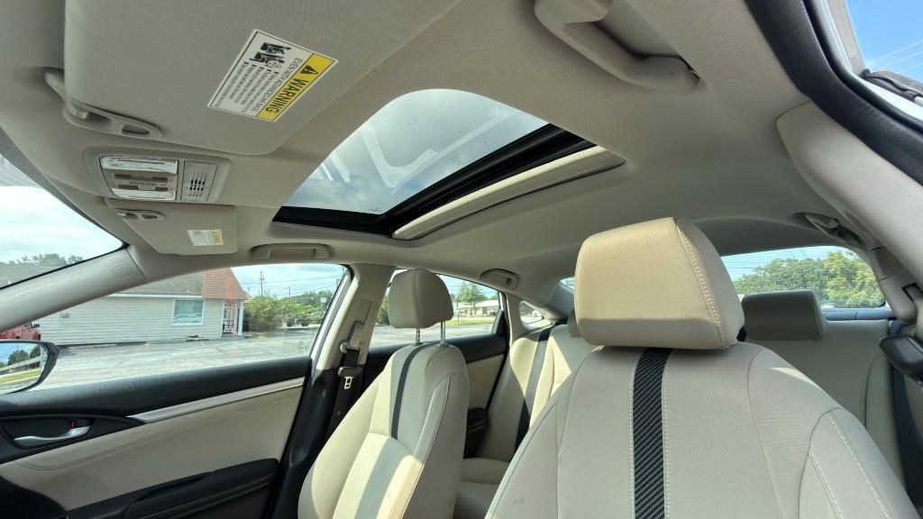 Honda Civic photo 18