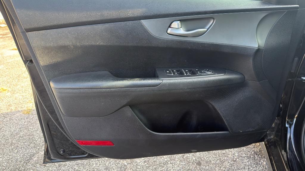 2019 Kia FORTE LXS - Photo 9