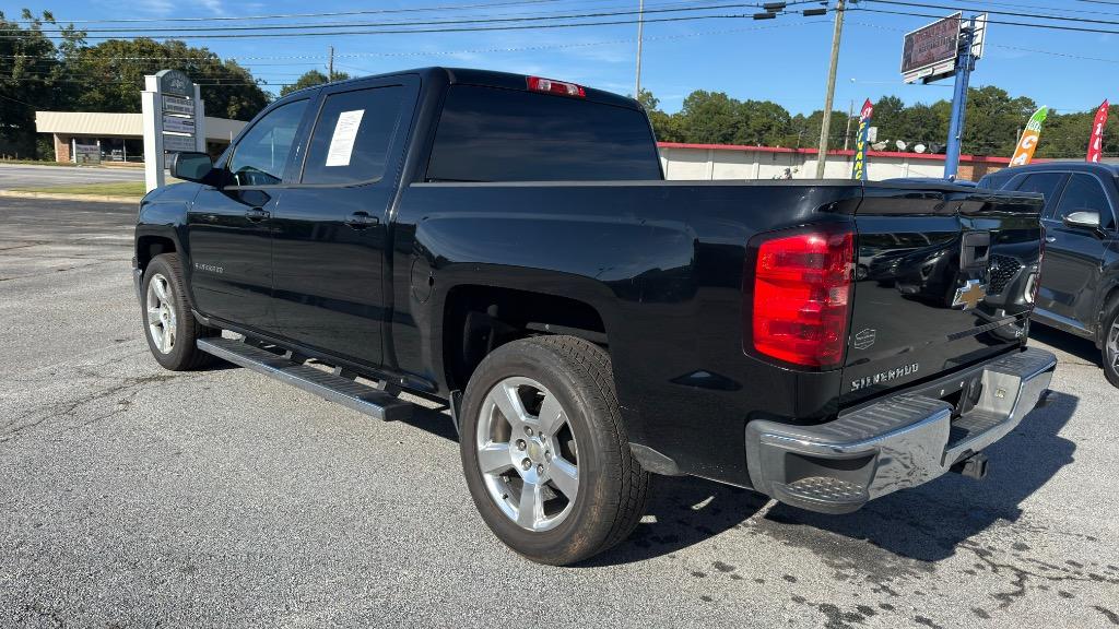 Chevrolet Silverado photo 3
