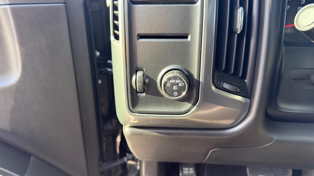 Chevrolet Silverado photo 10