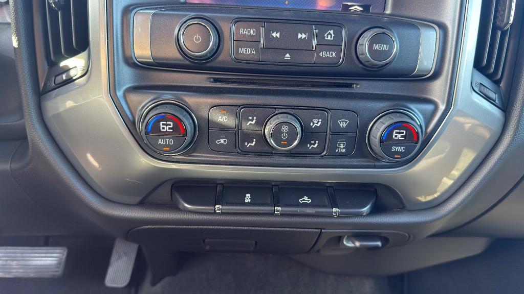 Chevrolet Silverado photo 13