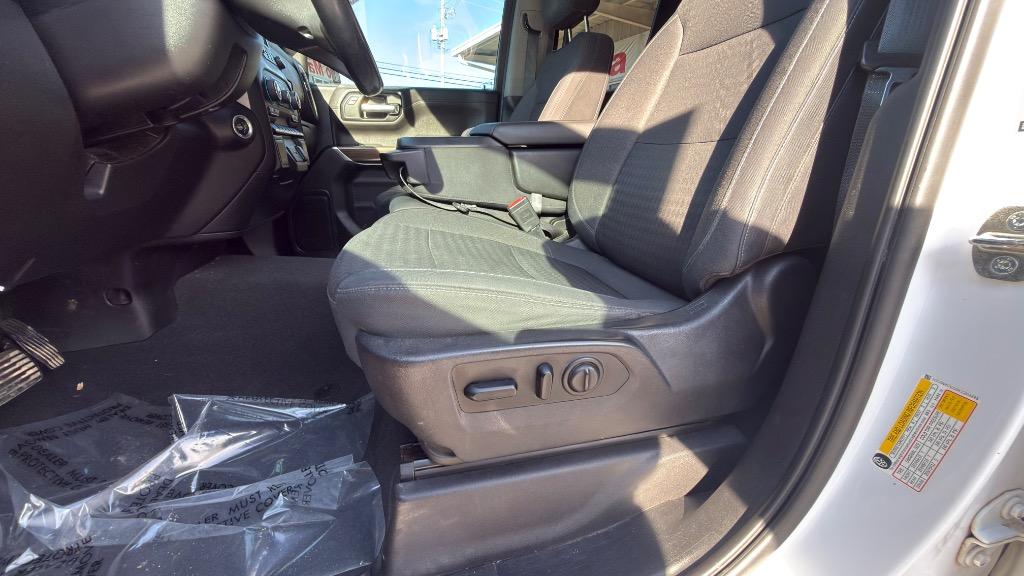Chevrolet Silverado photo 15