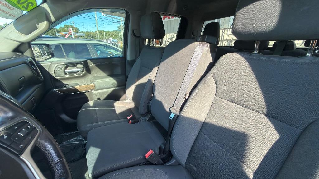 Chevrolet Silverado photo 18
