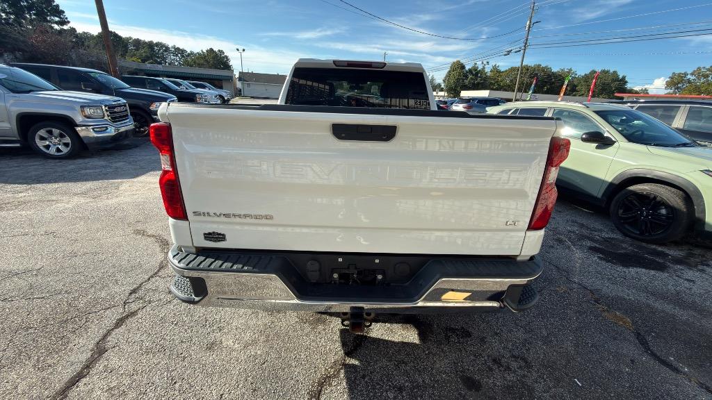 Chevrolet Silverado photo 4