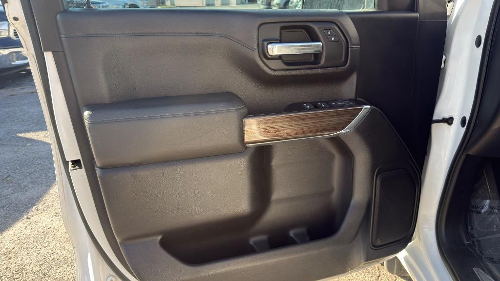 Chevrolet Silverado photo 9