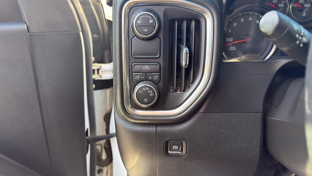 Chevrolet Silverado photo 10
