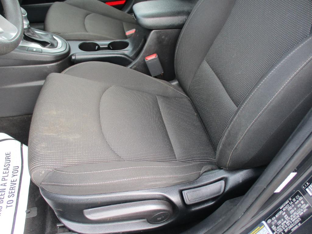 2020 Kia FORTE LXS - Photo 13