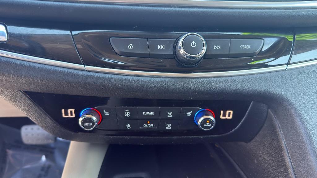 Buick Enclave photo 14