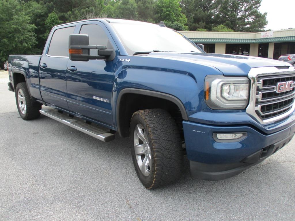 2018 GMC Sierra 4WD Crew Cab Standard Box SLE's photo