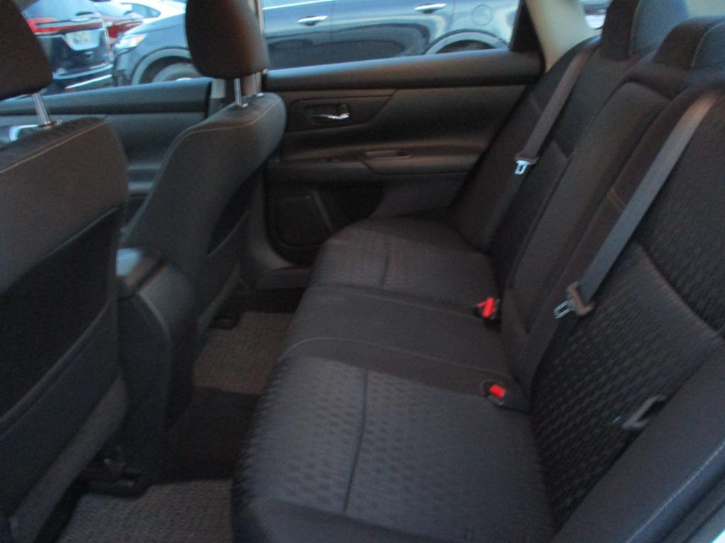Nissan Altima photo 12