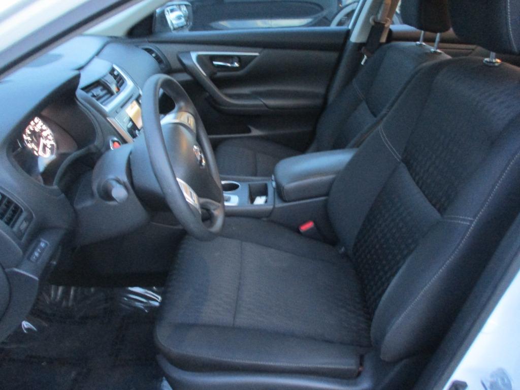 Nissan Altima photo 11