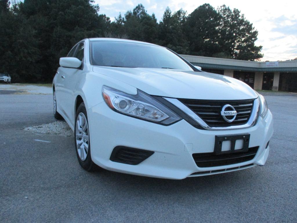 Nissan Altima photo 9