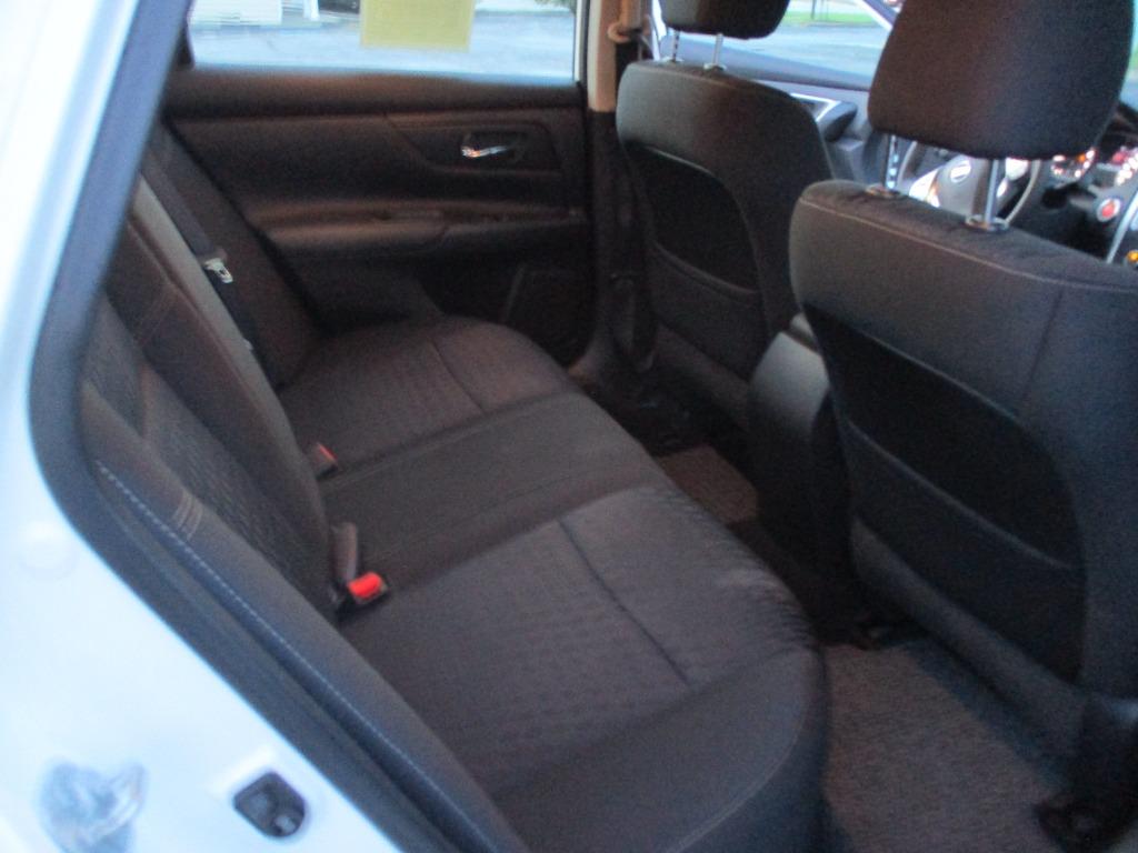 Nissan Altima photo 14