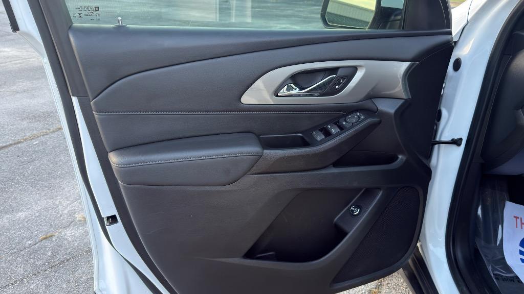 Chevrolet Traverse photo 9