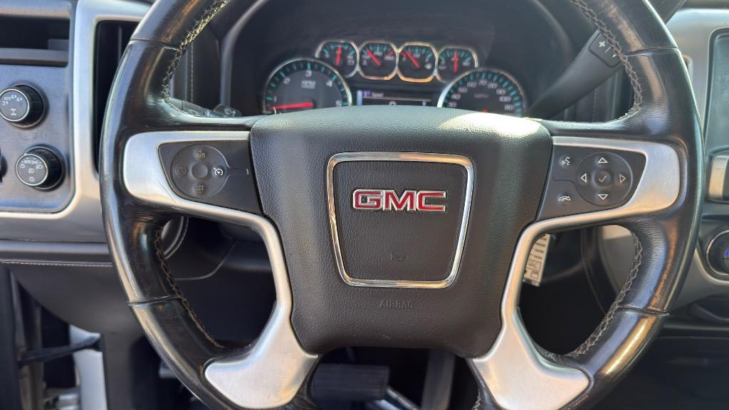 GMC Sierra photo 11