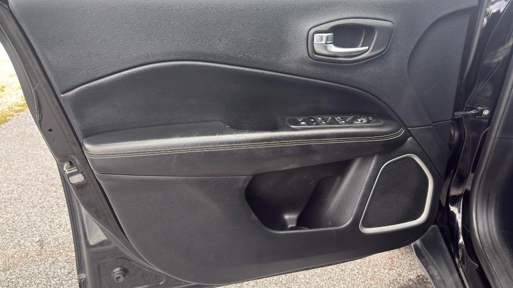 Jeep Compass photo 9
