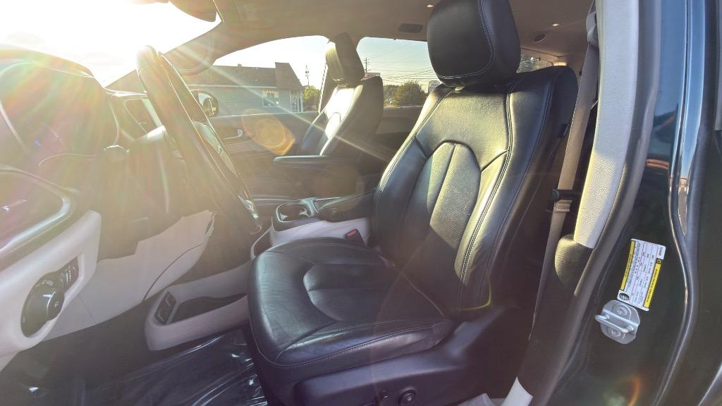 2021 Chrysler Pacifica Hybrid Touring L - Photo 19