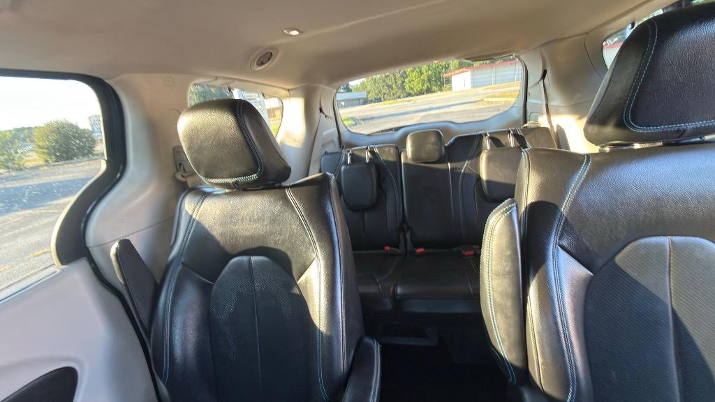 2021 Chrysler Pacifica Hybrid Touring L - Photo 23