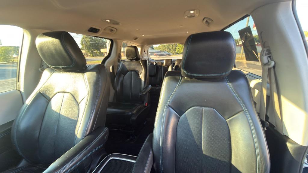 2021 Chrysler Pacifica Hybrid Touring L - Photo 21