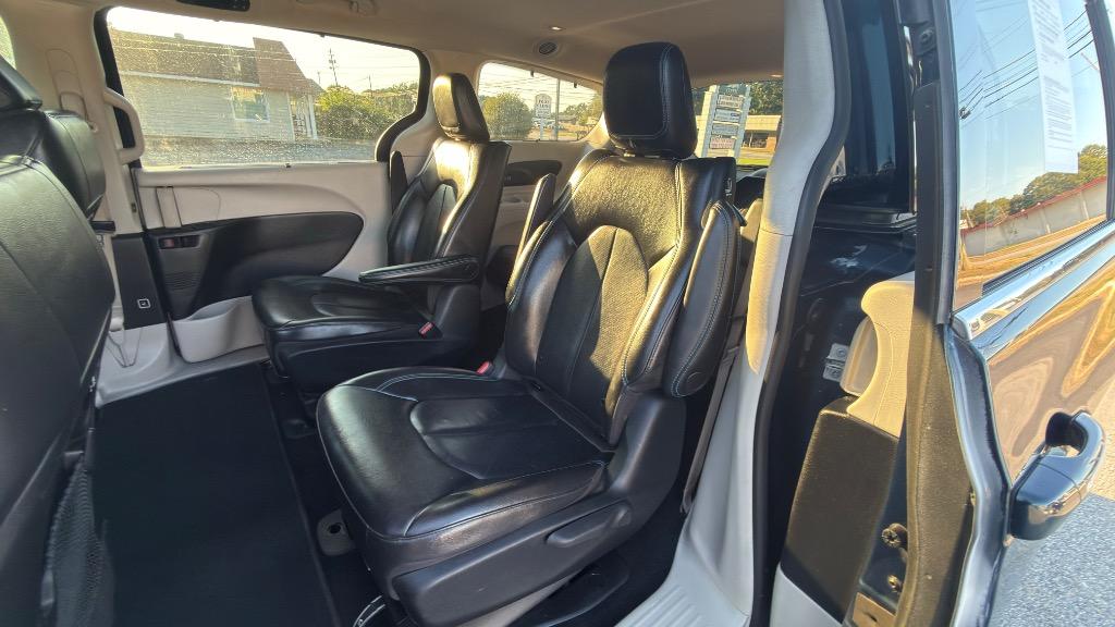 2021 Chrysler Pacifica Hybrid Touring L - Photo 22