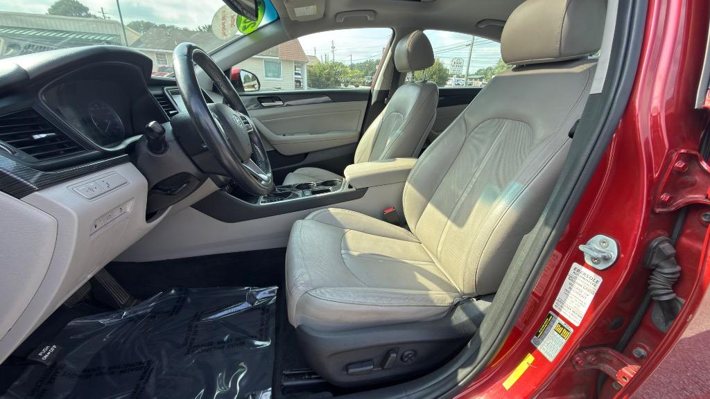 Hyundai Sonata photo 16
