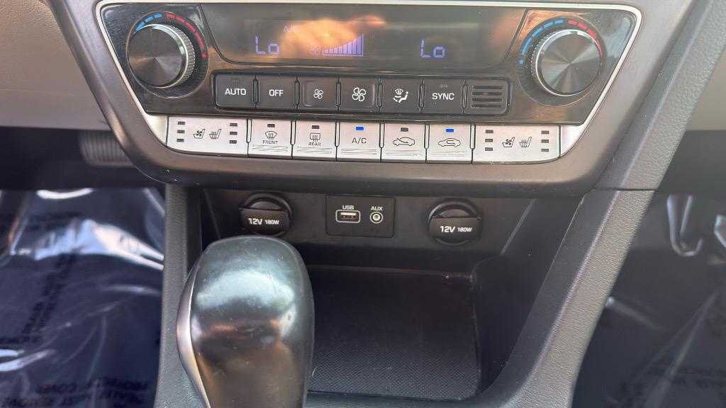 Hyundai Sonata photo 14