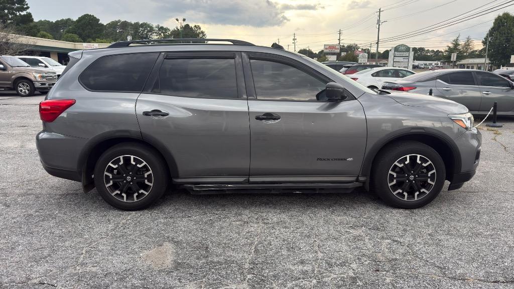 Nissan Pathfinder photo 6