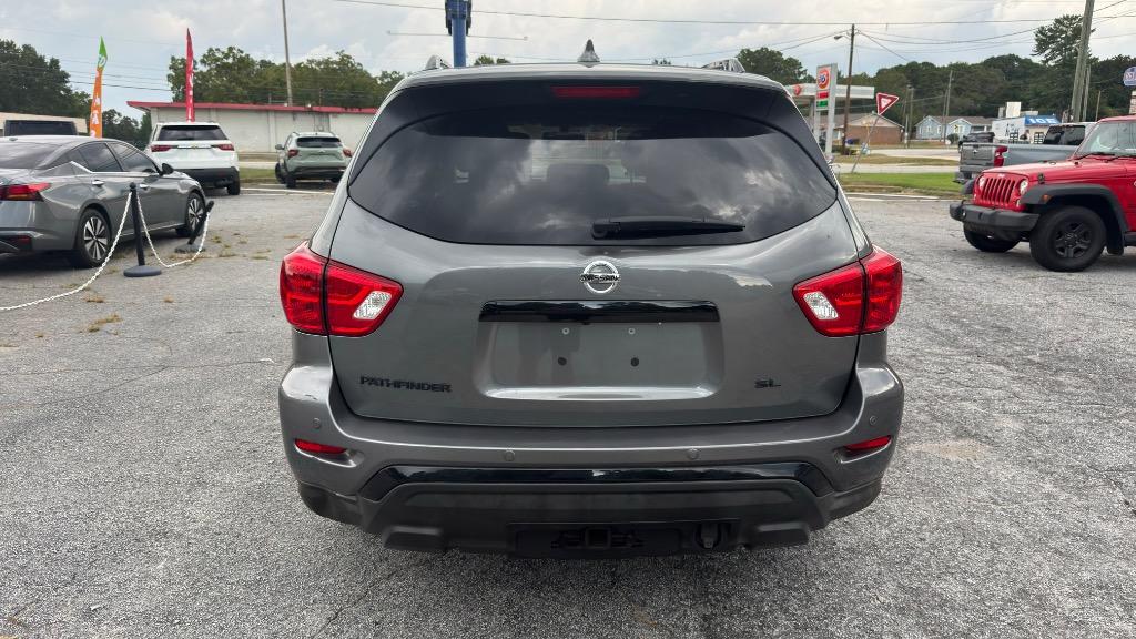 Nissan Pathfinder photo 4