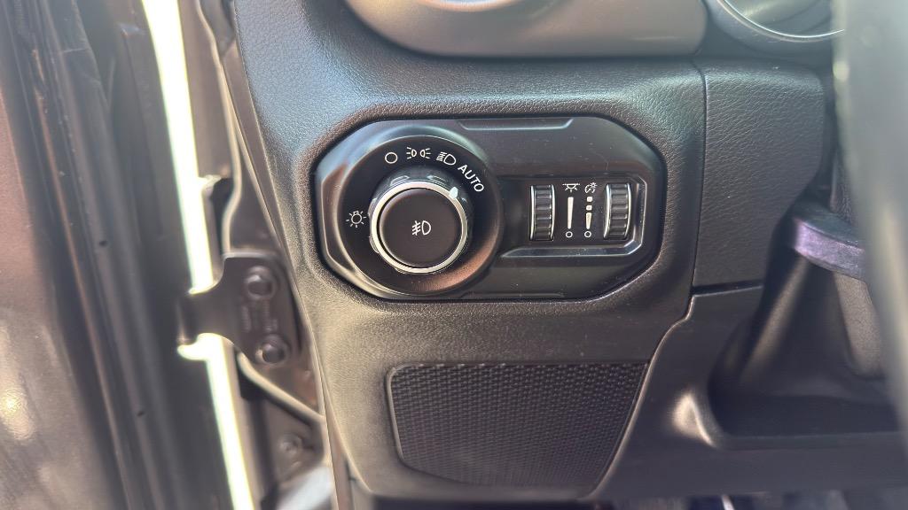 Jeep Wrangler photo 10