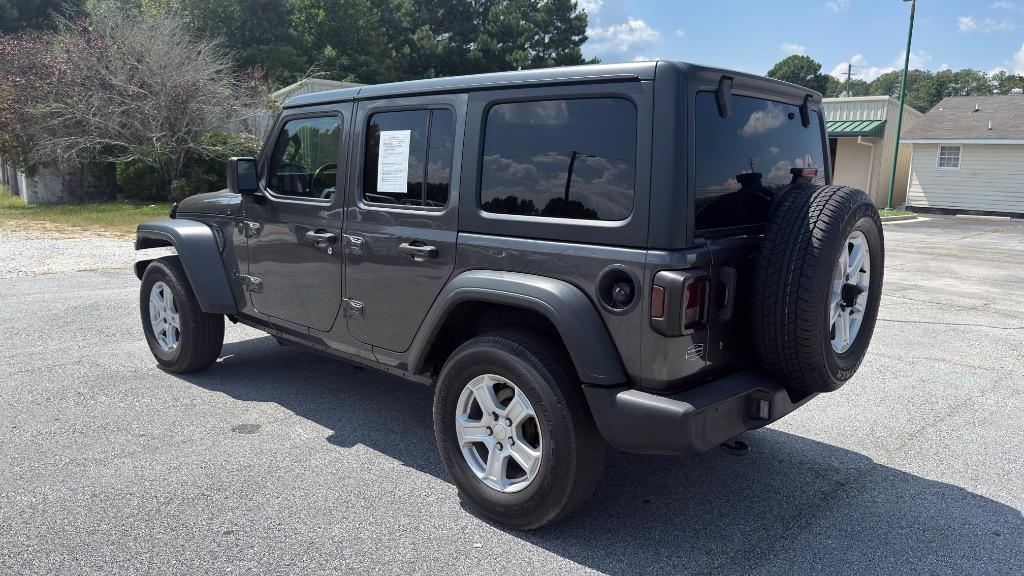 Jeep Wrangler photo 3