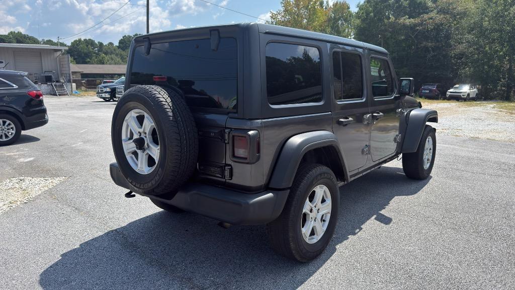 Jeep Wrangler photo 5