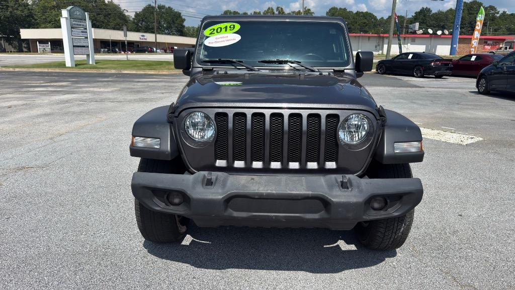 Jeep Wrangler photo 8