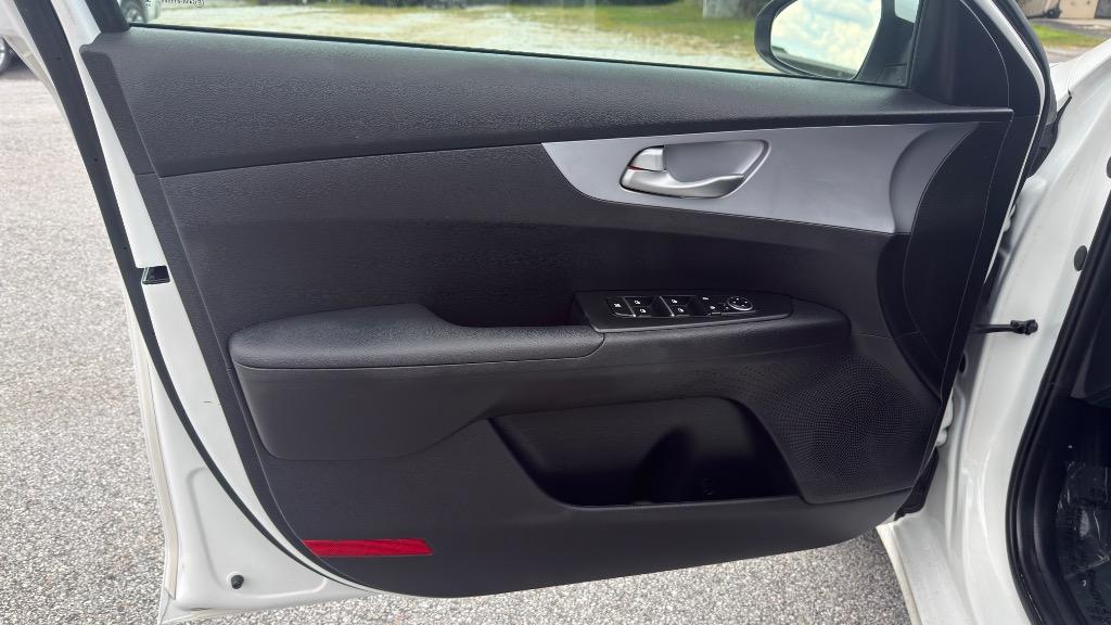 Kia Forte photo 9