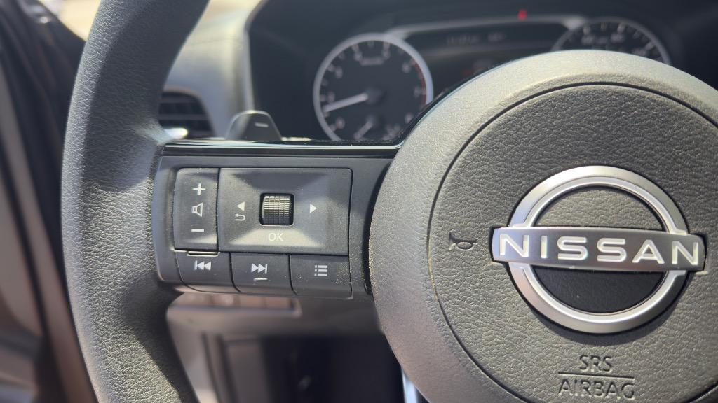 2023 Nissan Rogue SV - Photo 13