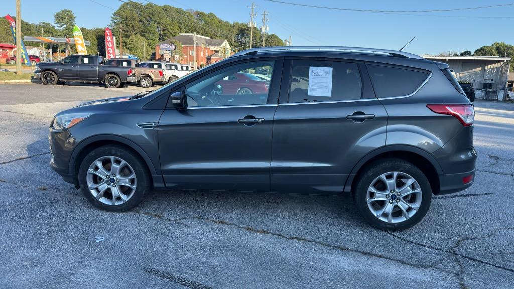 Ford Escape photo 2