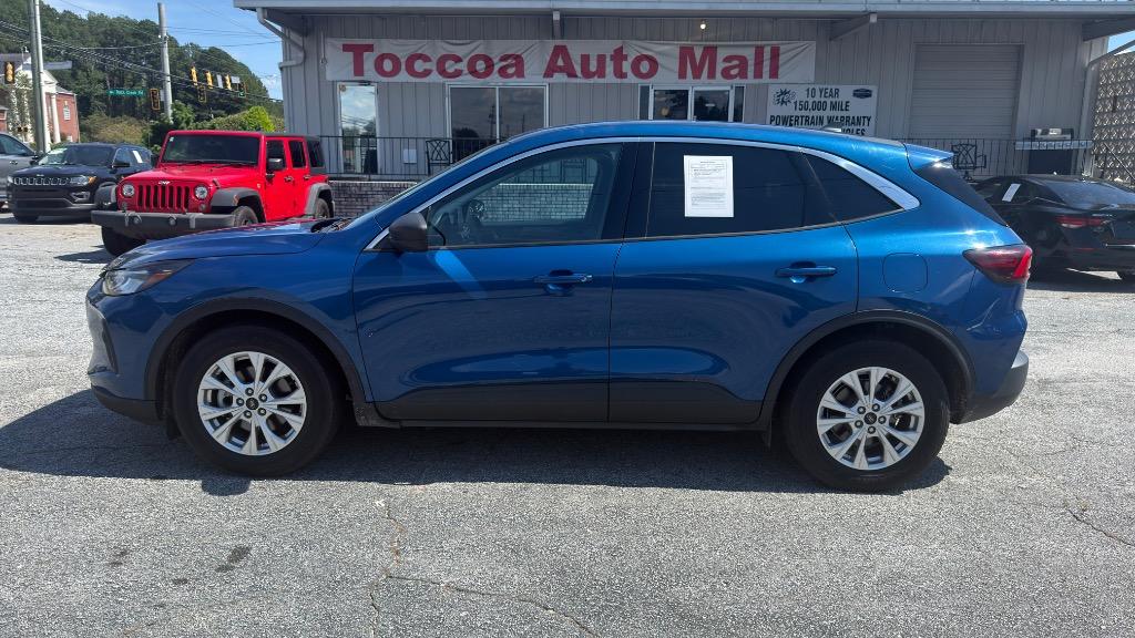 Ford Escape photo 2