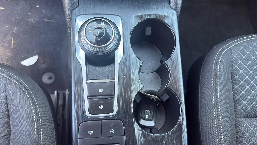 Ford Escape photo 16