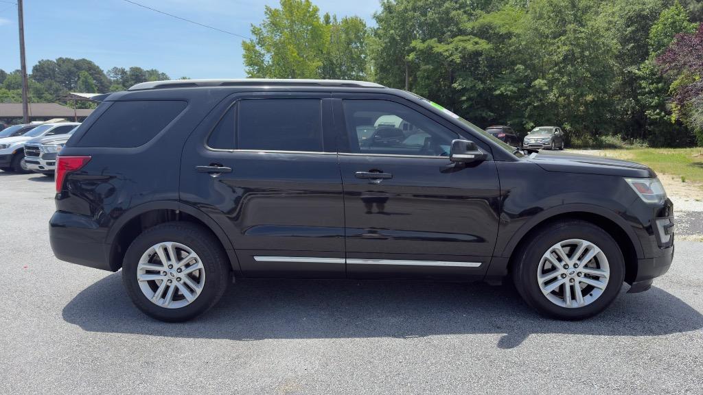 2017 Ford Explorer XLT - Photo 6