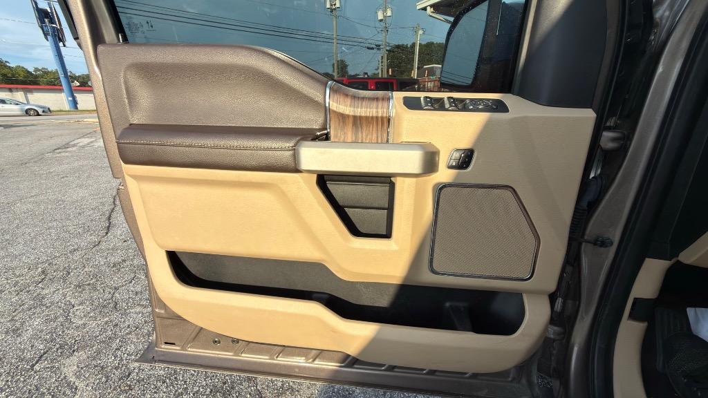 Ford F-150 photo 9
