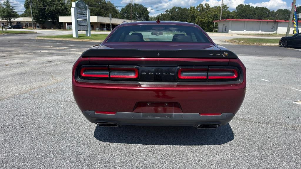 Dodge Challenger photo 4
