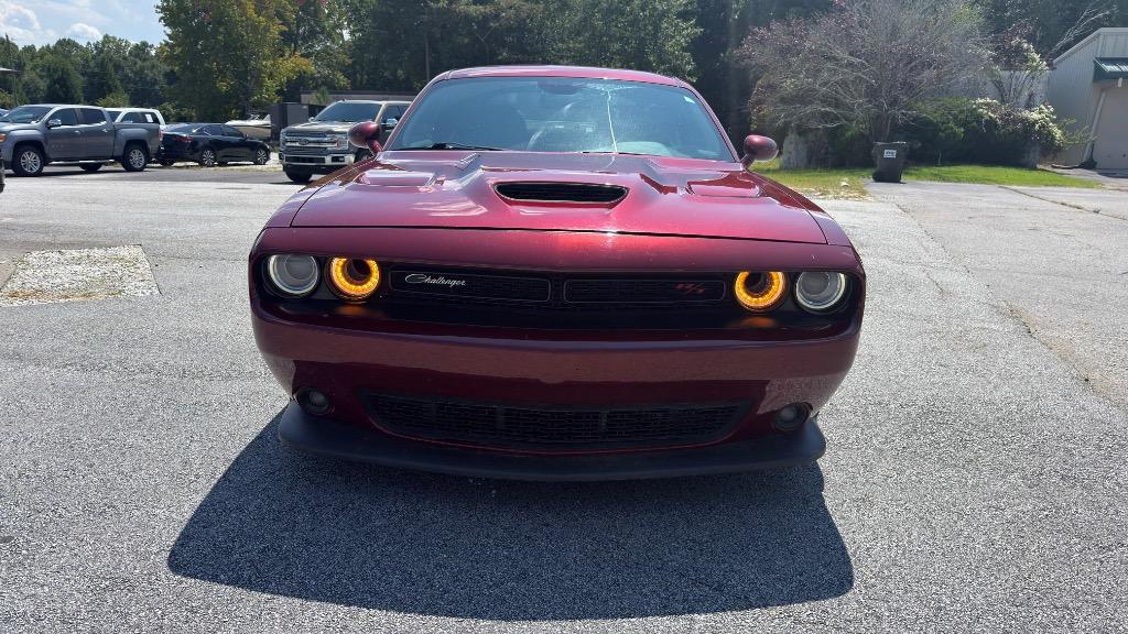 Dodge Challenger photo 8