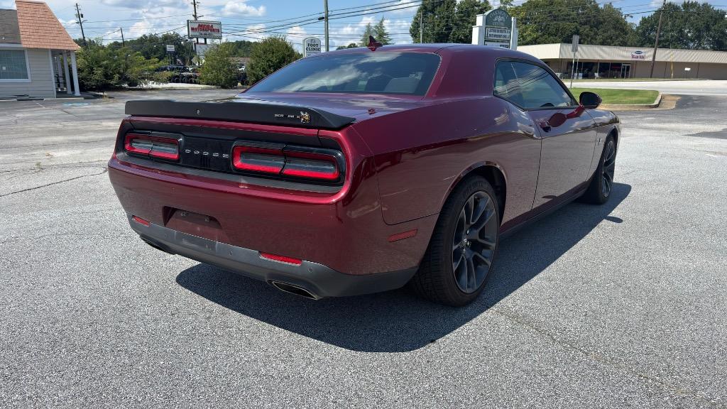 Dodge Challenger photo 5